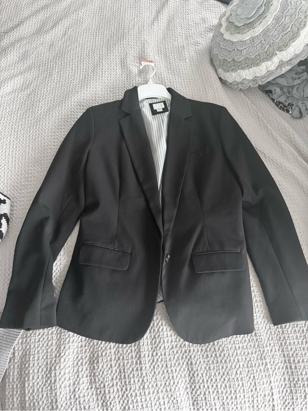 Classic black women’s Single-Button Blazer